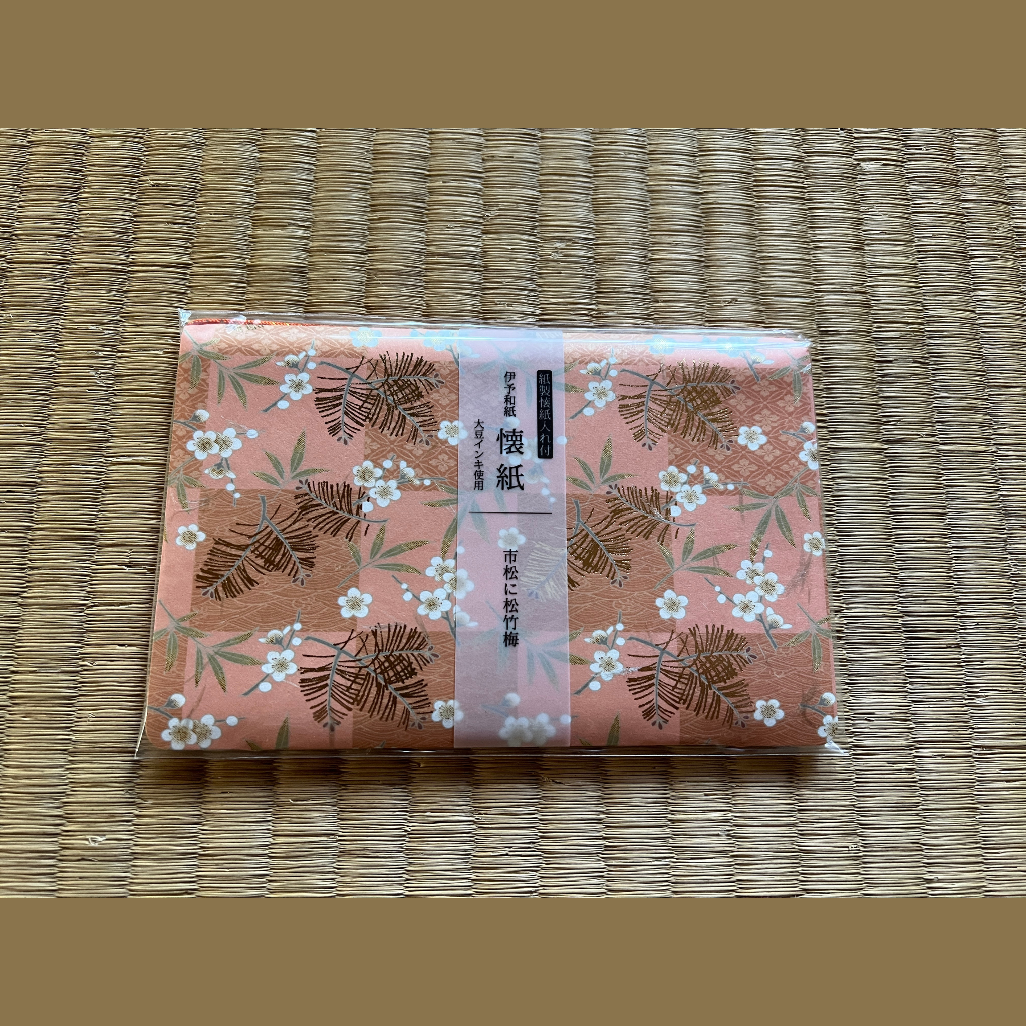 Kaishi Checkered With Pine, Bamboo And Plum with paper case