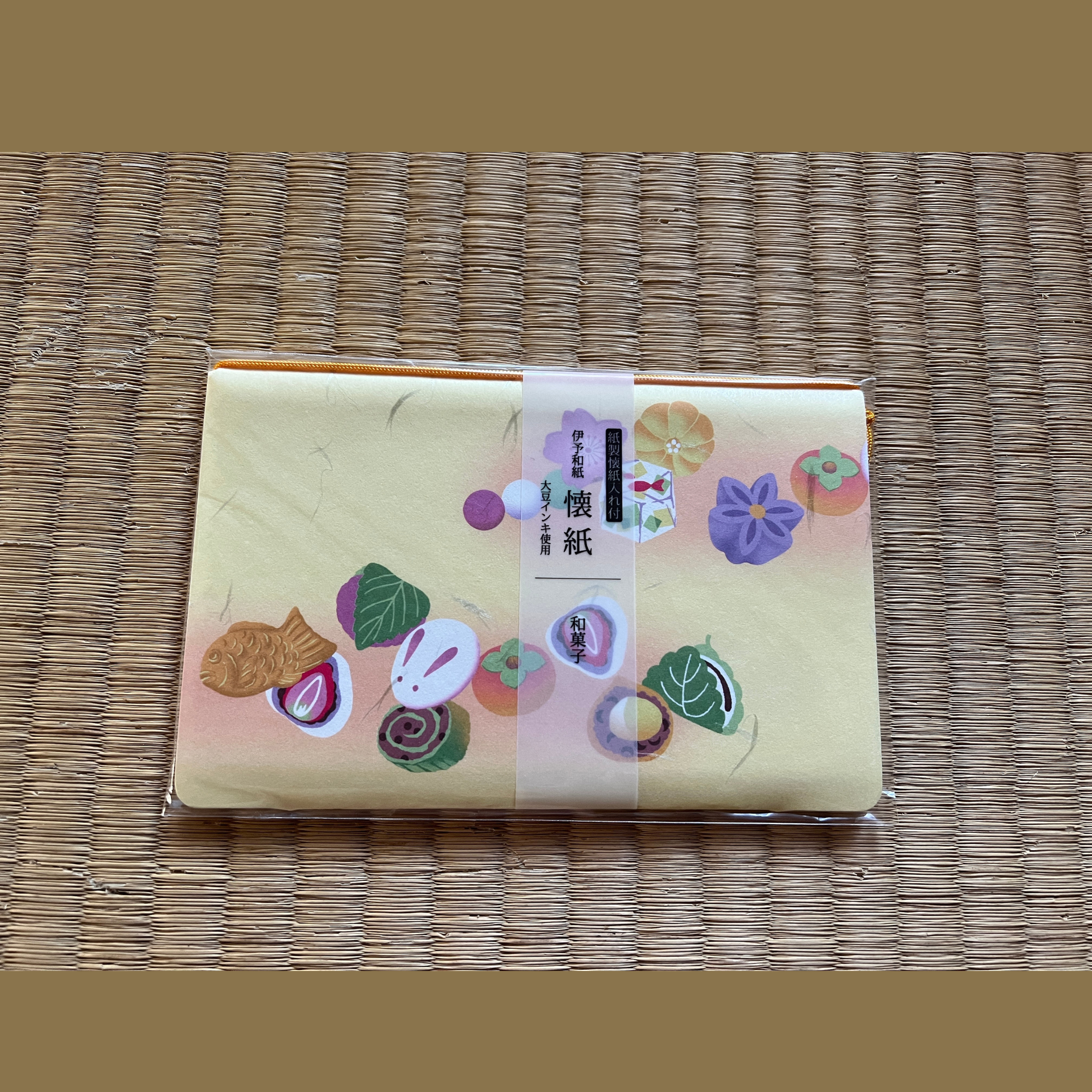 Kaishi Japanese Sweets with paper case